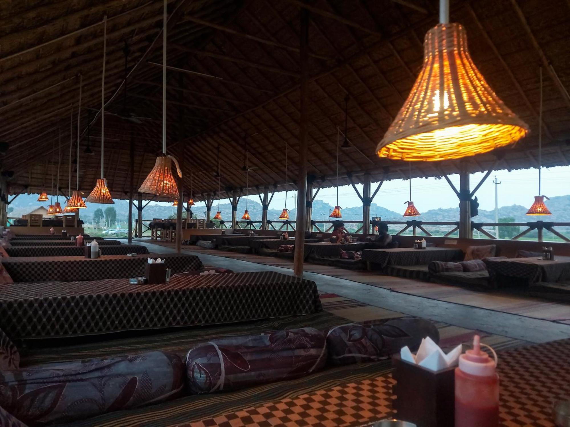 Mowgli'S Cafe Hampi & Guest House Extérieur photo