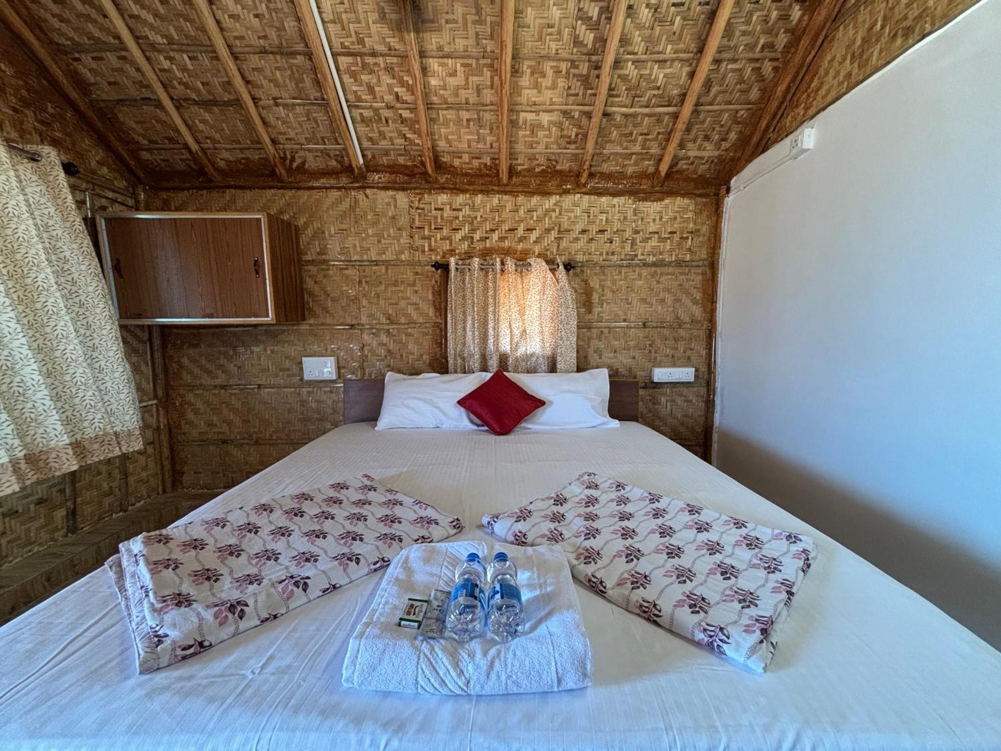 Mowgli'S Cafe Hampi & Guest House Extérieur photo